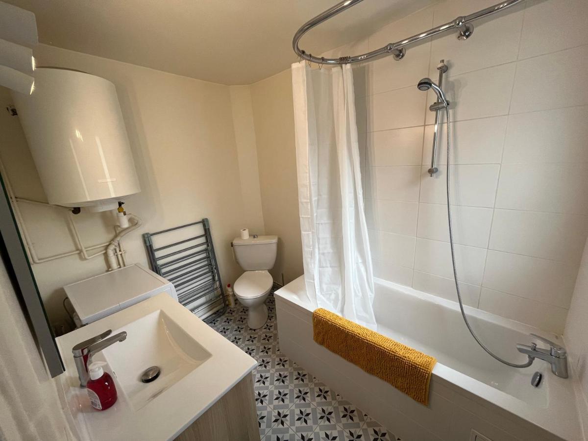 Ferienwohnung Le Voltaire Melun Exterior foto