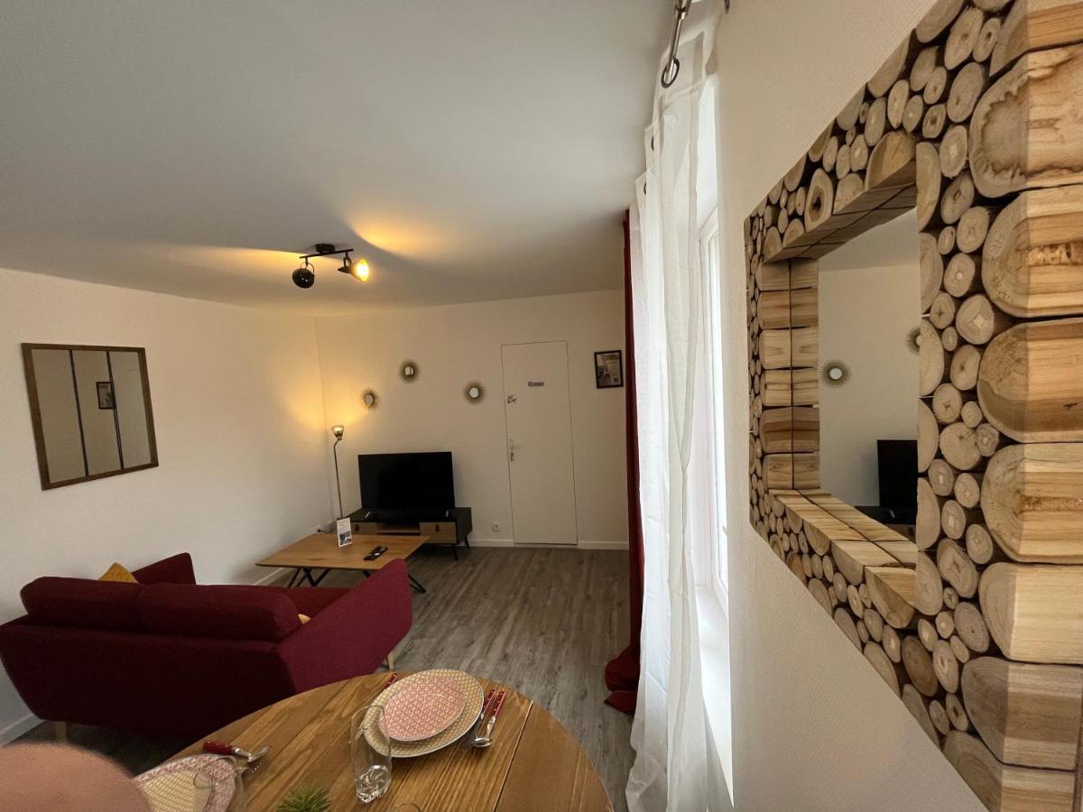 Ferienwohnung Le Voltaire Melun Exterior foto